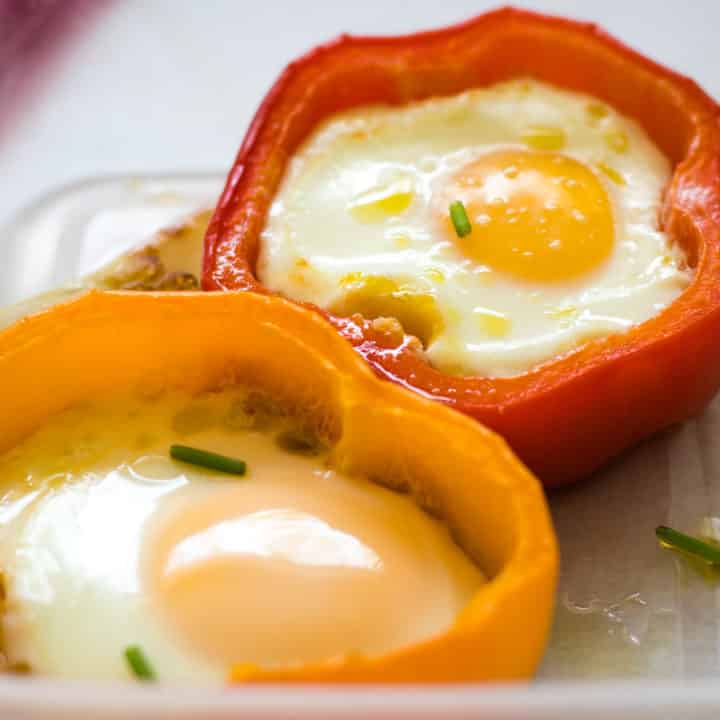 Baked bell pepper eggs in a hole • We Count Carbs