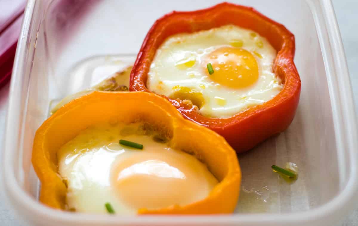Baked bell pepper eggs in a hole