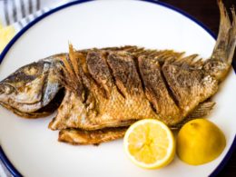 https://wecountcarbs.com/wp-content/uploads/2021/07/Fried-fish-260x195.jpg