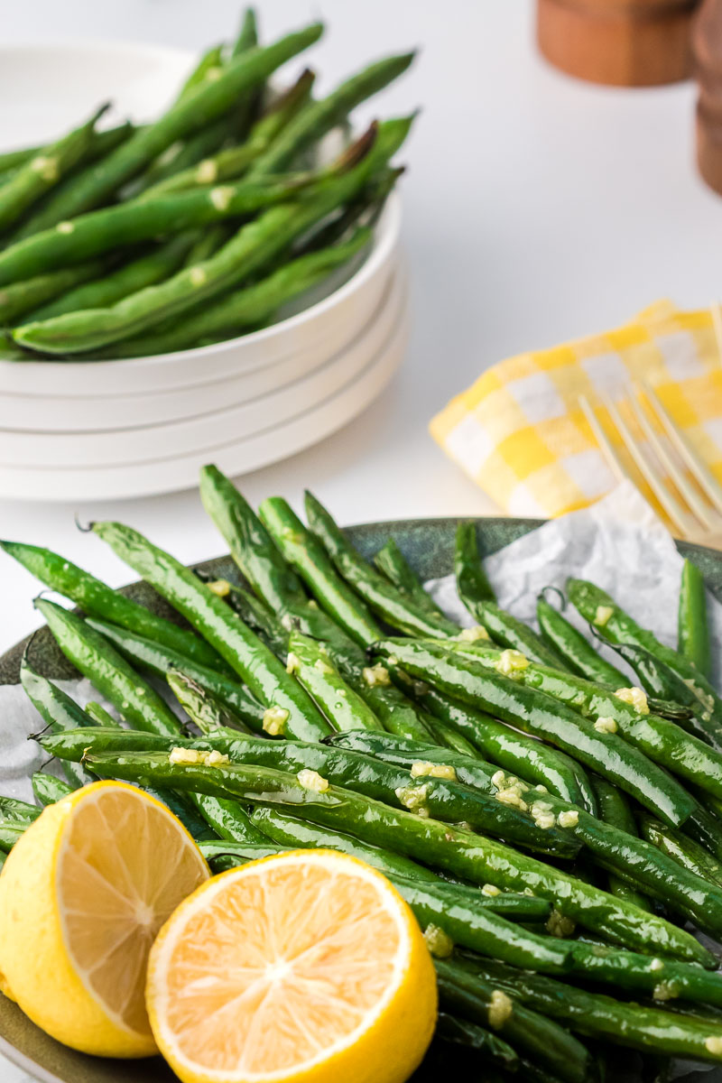 Air fryer green beans plated and served with garlic
